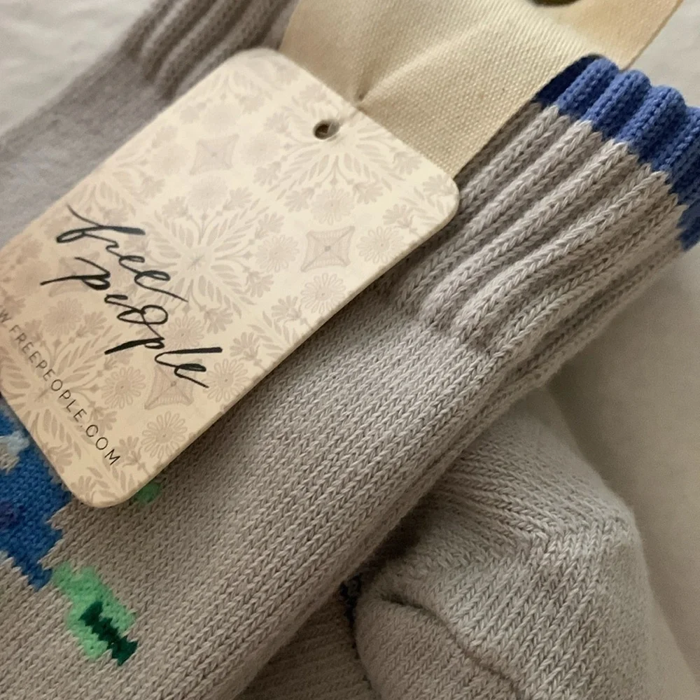 Free people needlepoint print socks new with tags